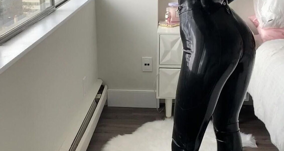 Eva De Vil Video I Cant Get Enough May Latex Catsuit