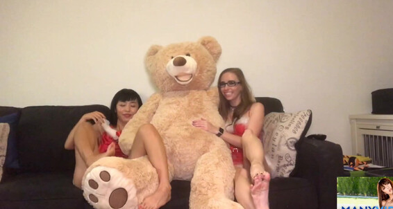 Christmas,Cosplay,Foot Fetish,Hairy Bush,Lesbians maricahase christmas foot fetish gift ManyVids