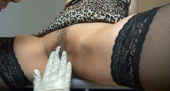 Fisting, Glove Fetish, Labia, Close-Ups, German sweetlonglips fisting in latex gloves ManyVids