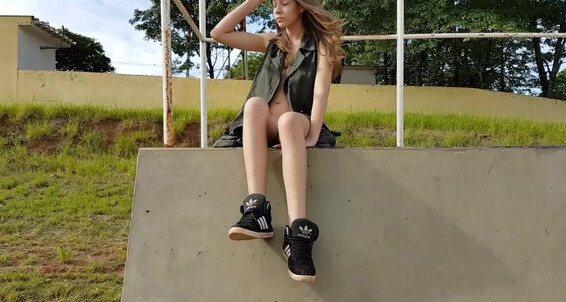Ass, Big Ass, Outdoors, Public Outdoor, Vibrator Sweet teen sex vibrator in public skate park ManyVids