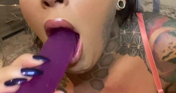 Inkprincess96 2047406371 03 05 2021 Little Treat For You Mmmm I Just Love To Suck Cock
