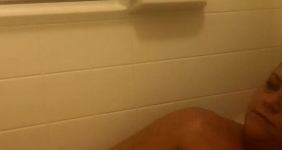 Xosashamonroe 2198577477 08 20 2021 Stream Started At 08202021 0421 Am Quiet Hot Bath Amp A Manicure