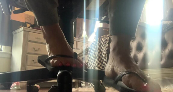 Goddessmonica00W Onlyfans I Think My Neighbor Is Peeking Under My Deskp