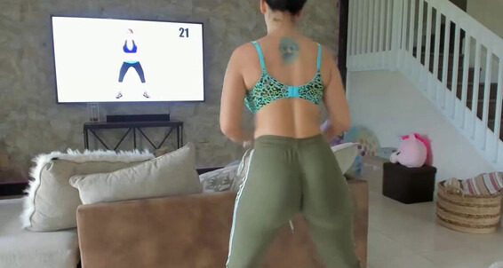 Missbella Onlyfans Stream Started At 09102020 0359 Pm Thursday Workout 100 Spoil 5 Song 10 10 Squats Or Pushups