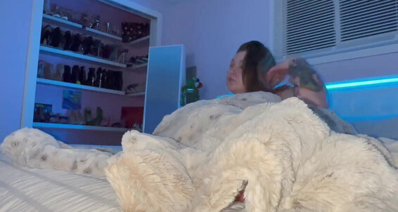 Paws And Klaws Foot Fetish 10 15 2024 Onlyfans Video Youre Suppose To Be Laying In Bed Next To Me Letting Me Rub My Cold Feet