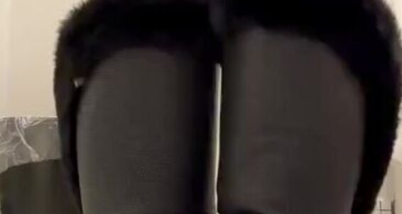 Goddess Pussyfoot Aka Goddesspussyfoot 11 19 2024 Onlyfans Video I Just Got Back To The Hotel From The Hot Springs And My Feet Are So
