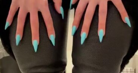Goddess Pussyfoot Aka Goddesspussyfoot 11 19 2024 Onlyfans Video I Just Got Back To The Hotel From The Hot Springs And My Feet Are So