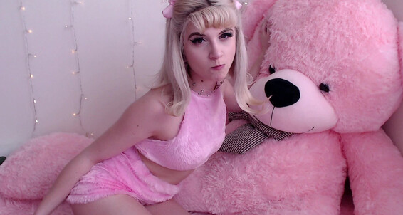 Oral Fixation, Bubble Gum, Blowing Bubbles, Mouth Fetish dolly mattel bubblegum barbie ManyVids