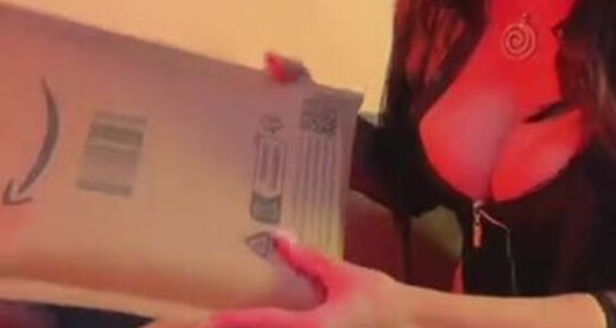 Thelmalouise2019 11 05 2024 Onlyfans Video Il Video Con Il Corriere Ti Fara Impazzire E Veramente Imperdibile