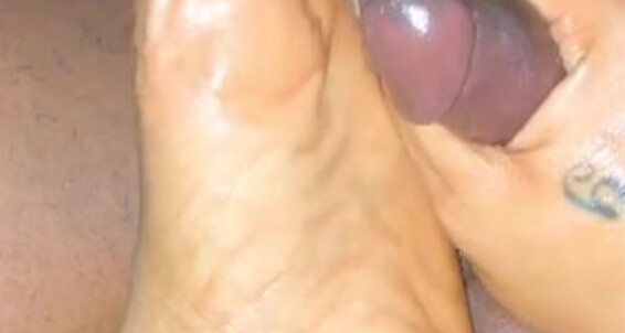 Atlfootjobqueen Aka Kilocakesole Onlyfans The Feeling Of Hard Dick Across My Wrinkled Soles Never Gets Old