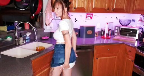 "Stormi Winters" milf, fetish, diaper, diaper fetish, wet & messy DIAPER SWELLING CHALLENGE manyvids