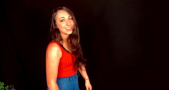 Dakota Charms Nicknamed Dakotacharms Onlyfans Photoshoot Gone Wrong Dakota Goes To Her First Shoot And She Is Nerves Turns Out The Flash Of The
