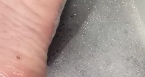 Rose Darling Nicknamed Gl0Ryt0Ez Foot Fetish 02 11 2022 Onlyfans Video Having An Amazing Time In The Bath I Can Bottle Some Water And Ship To You