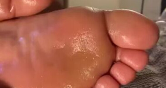 Nanadagodd Nicknamed Nanamoneyfeet Onlyfans Up Close Personal With My Luscious Meaty Feet