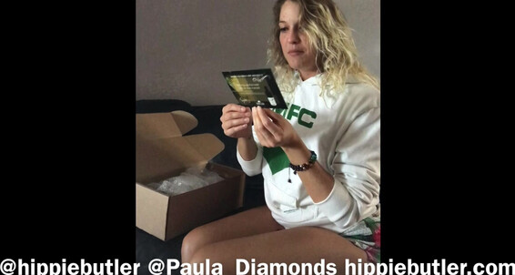 "Paula1817" blonde, milf, sfw, solo female HippieButler product review manyvids