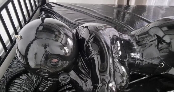 Emma Lee Nicknamed Rubberdollemma 12 14 2023 Onlyfans Video Does It Make You Horny To See Me In A Ballhood With The Valve On My