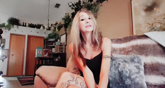 "Stormi Winters" milf, dirty talking, big tits, strip tease, pussy play MY LIKES AND DISLIKES INCLUDING SEX manyvids