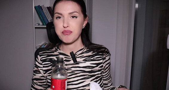 Shawarma Mukbang and BURPING April 02, 2025 Manyvids