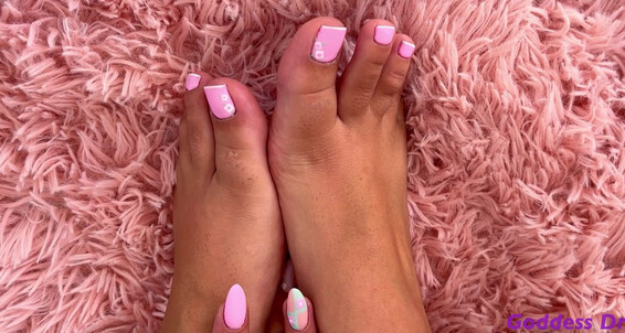 "GoddessDri" foot fetish, mesmerize, mind fuck, moaning fetish, toe wiggling Wiggly Toes Manyvids