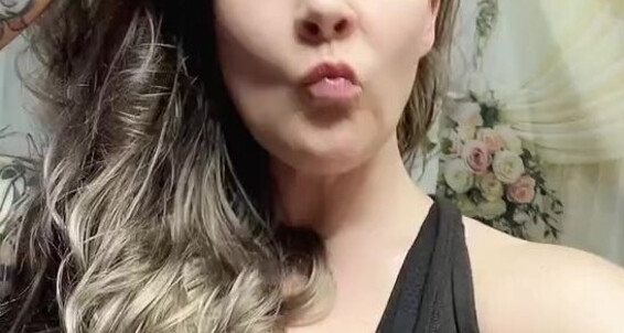 MissWhitneymorgan: Onlyfans' Foot Fetish Work Session with MissWhitneymorgan
