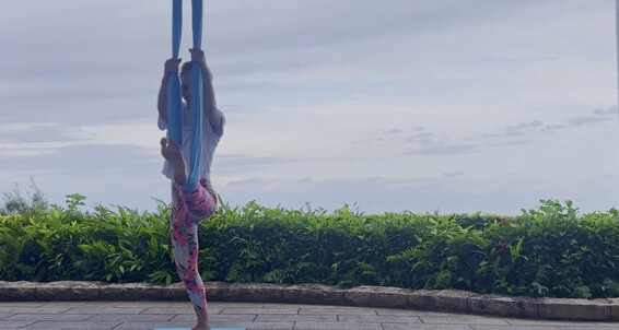 MissDaisyDiamond's yoga & fitness journey: A wild, sfw Hammock Yoga Lesson