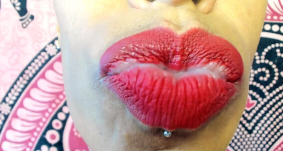 Watch GoldenLace worships Youeredith's face with her mouthful of sizzling words