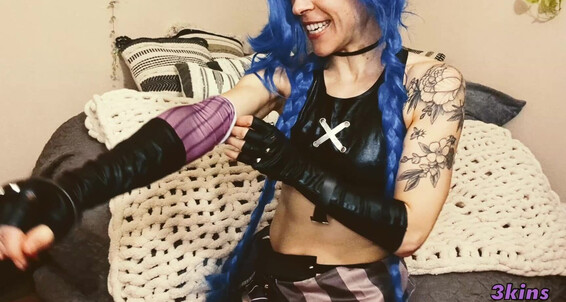 The3kins Jinx gets her cosplay skills tested by Shimmer's muscle growth