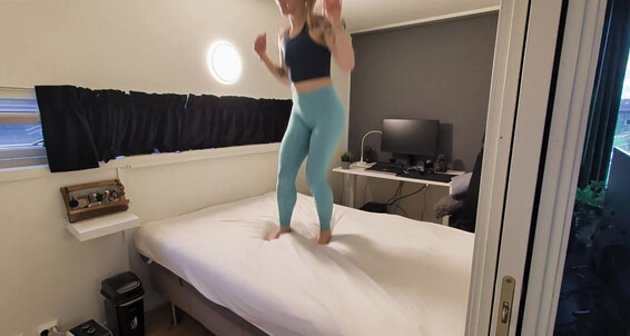 The3kins jumps on the bed with a soles-to-flesh-sucking frenzy