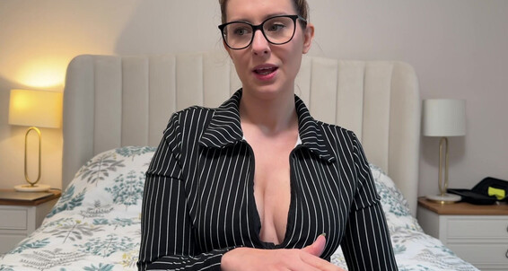 Erin Moore gets a hard spanking and a messy facial in Custom Vid Manyvids
