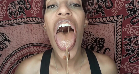 GoldenLace indulges in food fetish and tongue fetish frenzy on Messy Dirty Mouth video