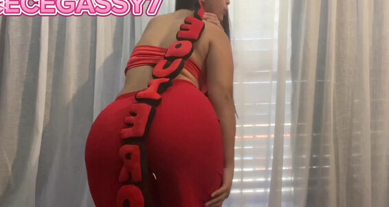 Onlyfans dominates and teases CEcegassy for our Valentine's Day CEcegassy gets her ass drilled hard in HD video