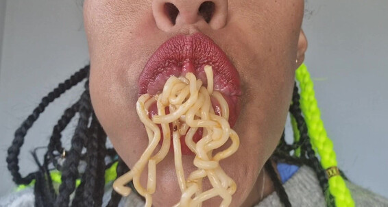 GoldenLace goes wild with mouth-watering noodles in front of the camera