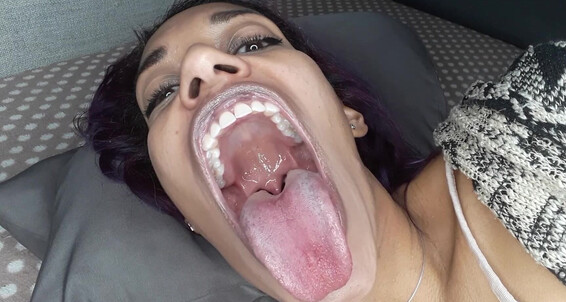 GoldenLace's JOI tonguefetish will make you beg for more