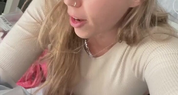 MycookieJar, the real deal, shows off her amazing skills in public & gets naughty in HD