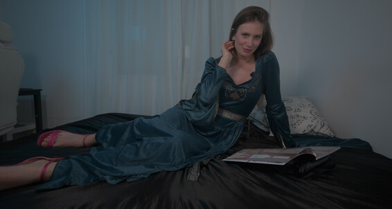 ShunaLuna in high heels gives a footfetish to Cinderella in 4K - Manyvids