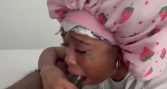 Ms Rosaria Nicknamed Mxxxrosaria 02 - Onlyfans exclusive homemade video of her getting down and dirty in the end.