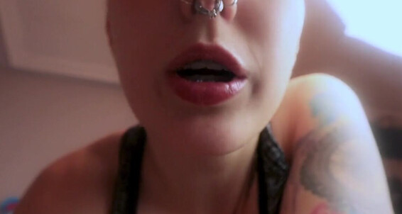 Onlyfans model Whitepraxis goes wild in HD video with her private cam