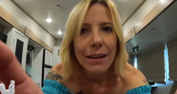 Jane Cane's Onlyfans video - Nicknamed Janecane 10 - Onlyfans caught stepmom with a treat & tips for your viewing