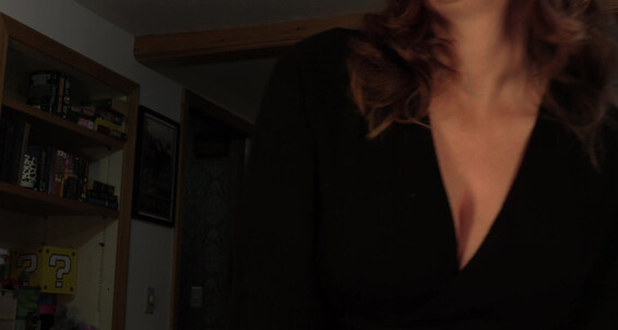 Big titted MILF bettie_bondage gets dominated in taboo virtual sex