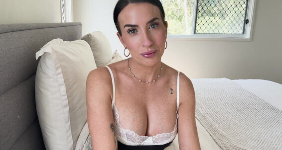 Aysha Paige is a hot stepmom who loves to cum for her stepson's virtualhandjob