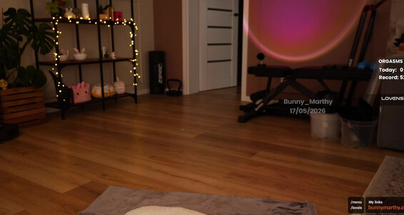 Chaturbate's Bunny Marthy is a teen babe who loves squirting in her bikini