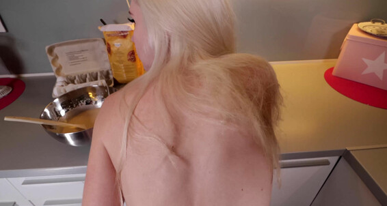 Creampie, Mommy Roleplay, POV, Taboo, Virtual Sex mom lets you taste the batter ManyVids