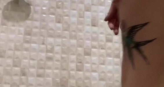 Haubsuicide Shaving All My Body Yesterday See Me Clumsy And Having Fun In The Bath Gfe R