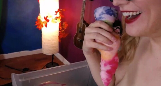Bad Dragon, Dildo Fucking, Dildos, Eye Glasses, Webcam veronica chaos choosing a dildo from my collection ManyVids