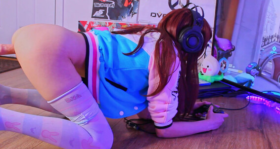 Fuck Machine, Nerdy Girls korpsekitten gamer dva plays with fuck machine