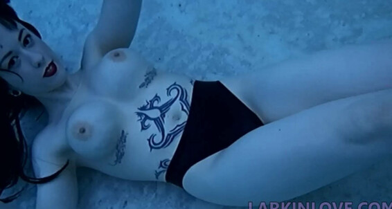 Larkin Love Underwater Beauty