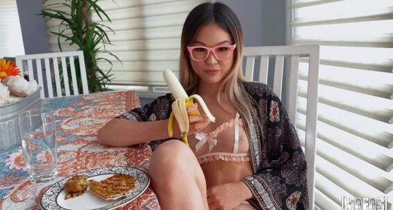 Trimmed Pussy, Facial Pov, Feet Lulu Chu - Pussy Persuasion