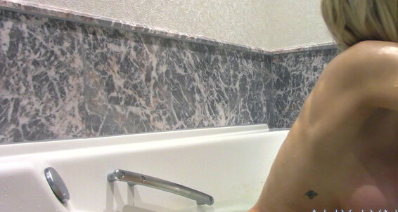 Ignore, Femdom, Female Domination, Brat Girls, Princess alix lynx ignoring you in the bath ManyVids