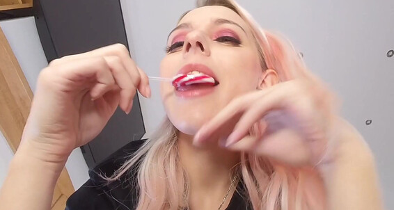 Jimmydraws Chloe Toy Facesitting And Spitplay