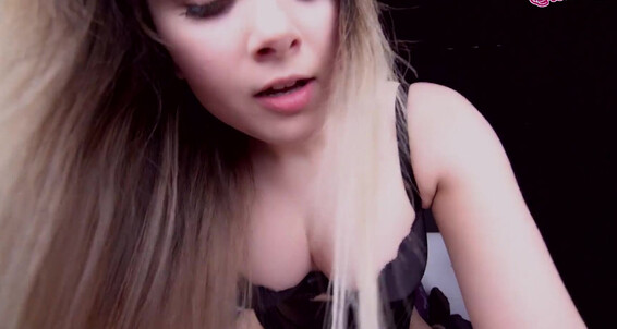 Ellie Idol's New Year's Resolution: Get Clipped & Roleplay with TheVenusGirls